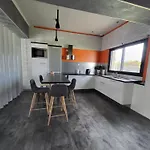 Сasa de vacaciones Emlavie - Maison Familiale Ou Loft - A 3km Futuroscope *