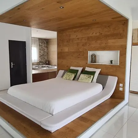 Holiday home Lofts Emlavie - Locations Avec Privatifs - Futuroscope A 5 Mn - Arena Et Aquascope