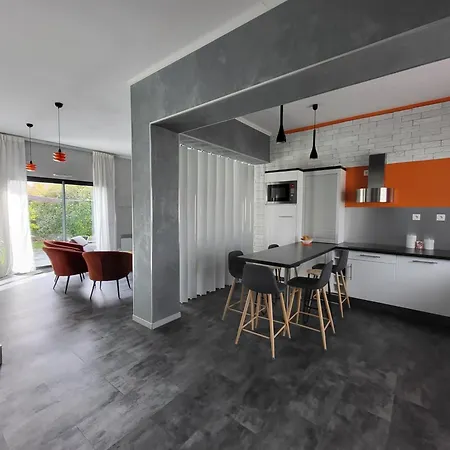 Emlavie - Maison Familiale Ou Loft - A 3km Futuroscope *